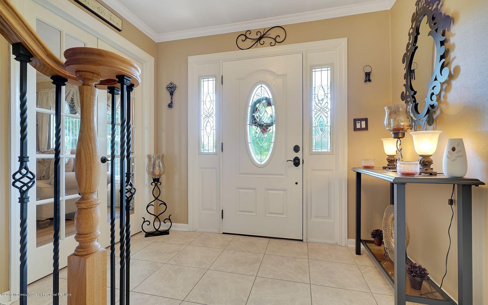 9 Cornwall Road Freehold, NJ 07728 - Photo 5 of 38