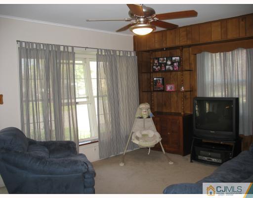 27 Burnham Road East Brunswick, NJ 08816 - Photo 10 of 10
