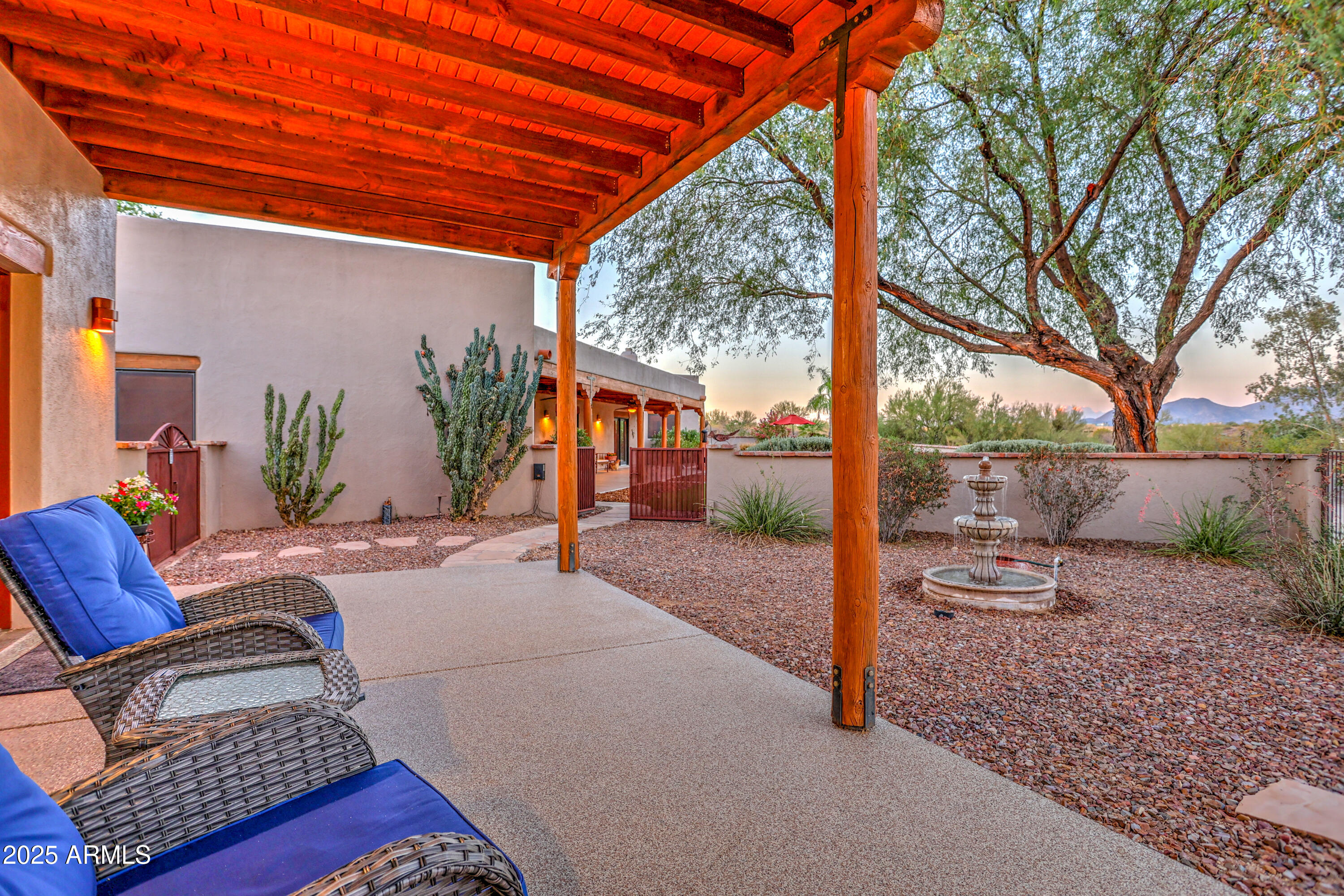 11484 North 1st Avenue Tucson, AZ 85737 - Photo 11 of 47 a outdoor space view with a sitting space