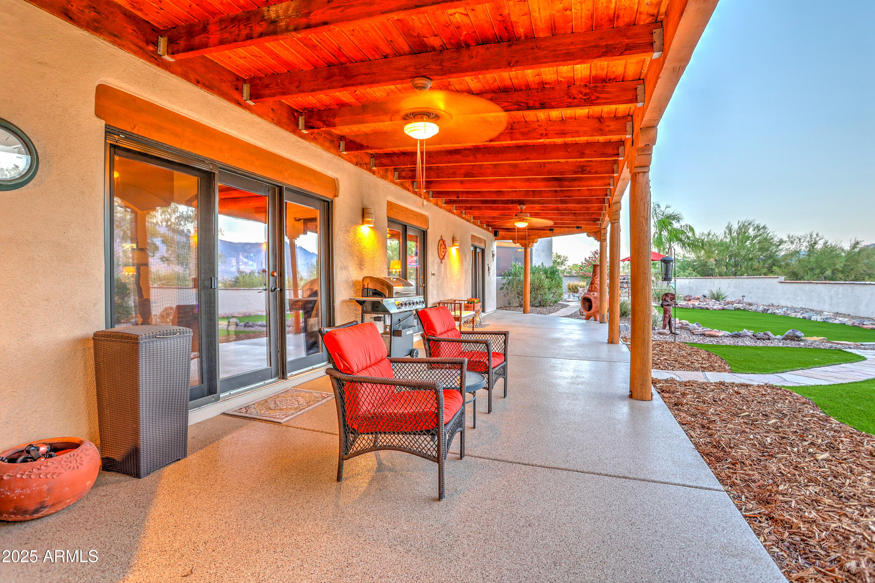 11484 North 1st Avenue Tucson, AZ 85737 - Photo 13 of 47 a outdoor space with seating