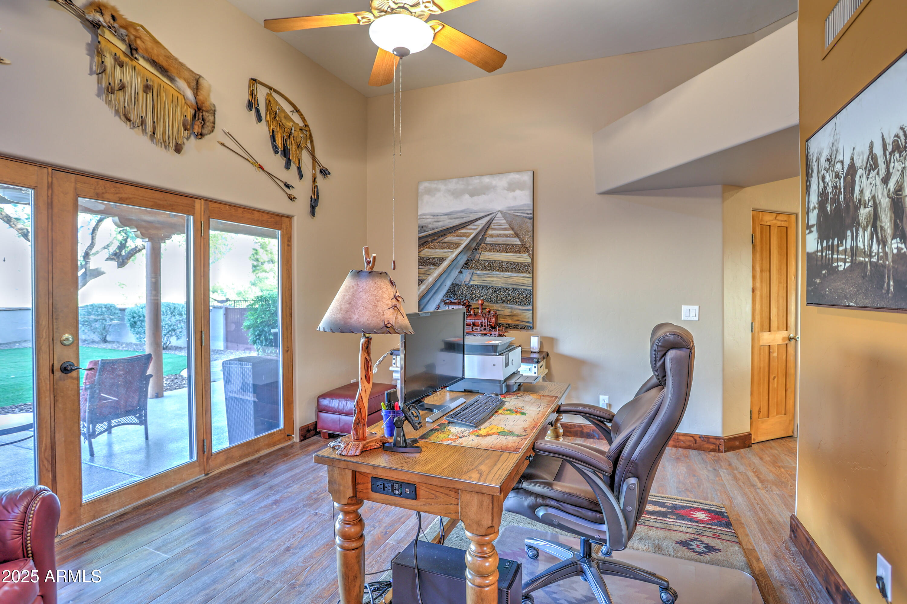11484 North 1st Avenue Tucson, AZ 85737 - Photo 25 of 47 a workspace with furniture and window