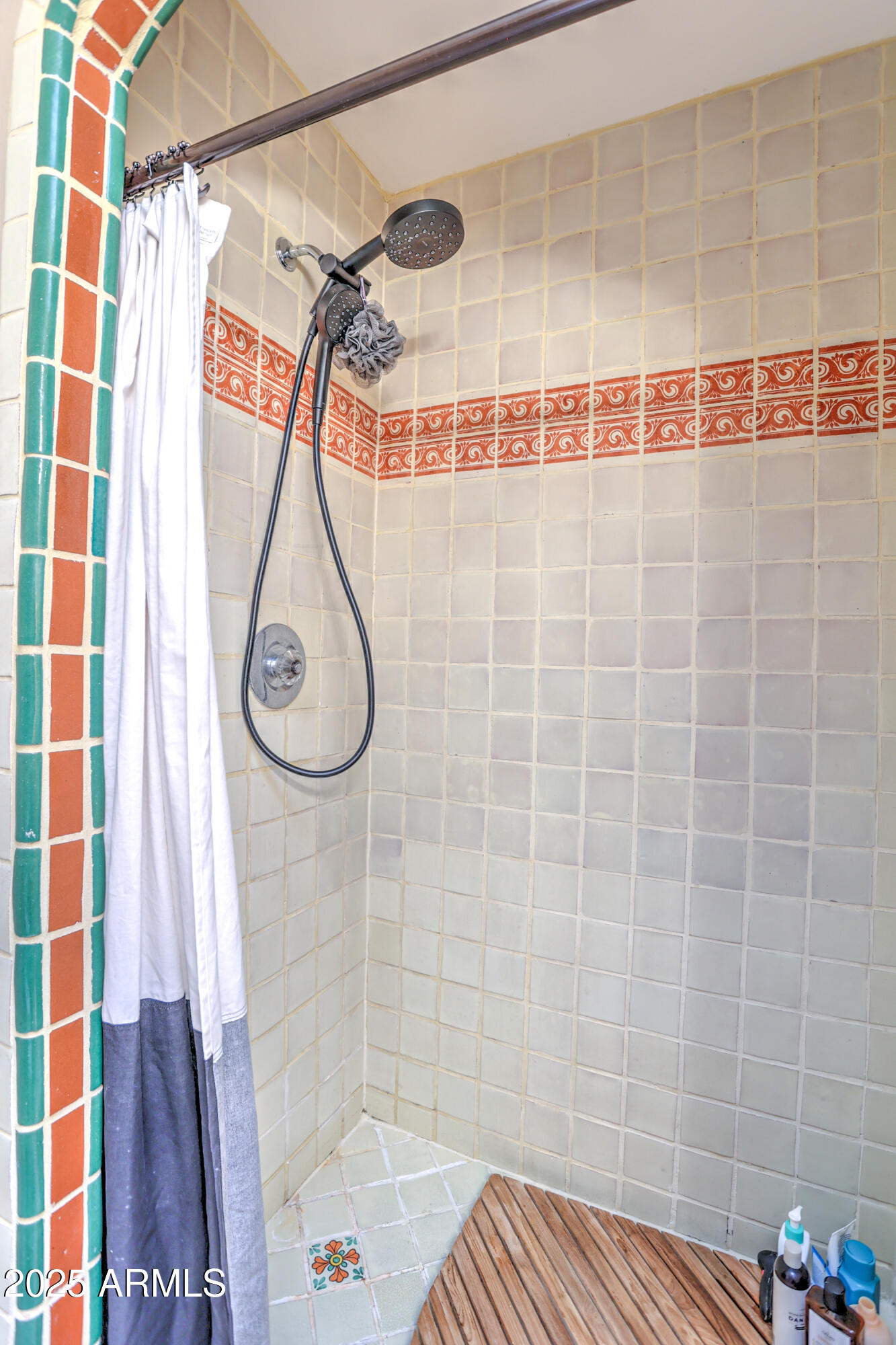 11484 North 1st Avenue Tucson, AZ 85737 - Photo 40 of 47 a bathroom with a shower