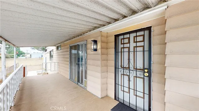 a view of livingroom with furniture