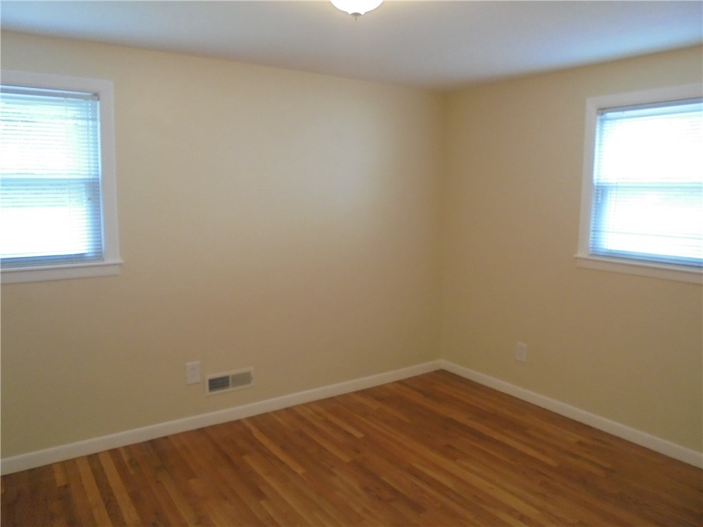 144 Tennyson Road Warwick, RI 02888 - Photo 8 of 22 Gallery Image 8