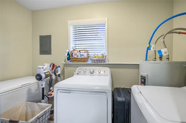 $289,000 | 1603 Farm To Market Road 2237, Muldoon, TX 78949