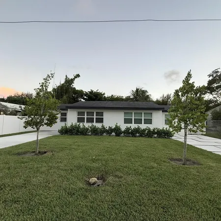 $4,000 | 118 Southwest 7th Street, Delray Beach, FL 33444