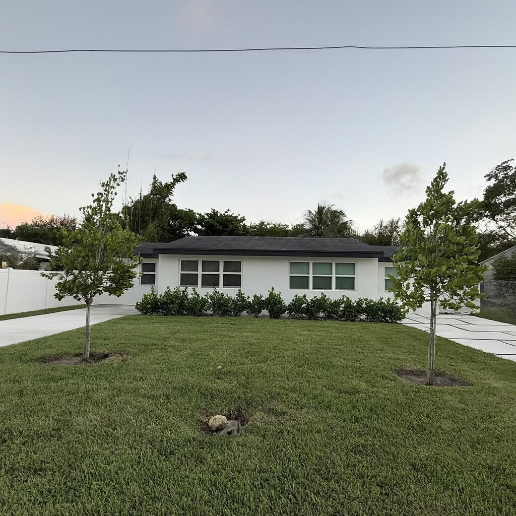 118 Southwest 7th Street Delray Beach, FL 33444 - Photo 1 of 5 20251009172025235460000000-o
