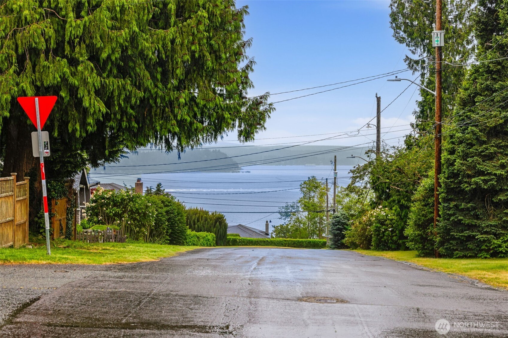 10202 44th Avenue Southwest Seattle, WA 98146 - Photo 22 of 35