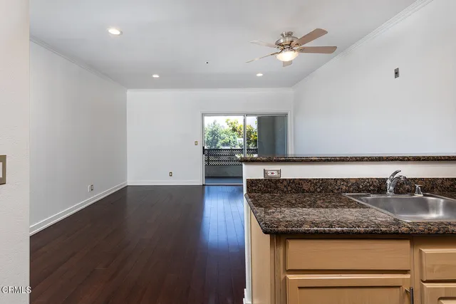 $2,275 | 300 North El Molino Avenue, Unit 309, Pasadena, CA 91101