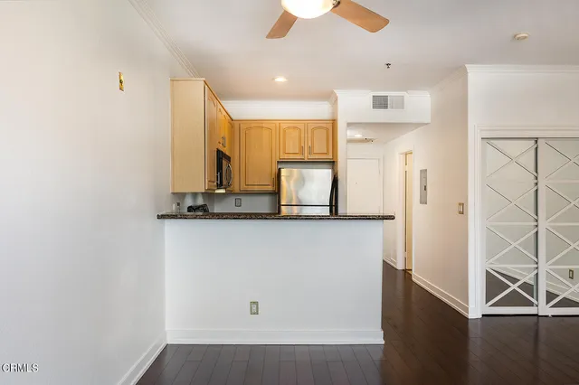 $2,275 | 300 North El Molino Avenue, Unit 309, Pasadena, CA 91101