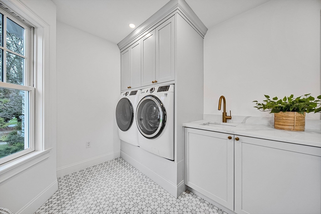 26 Cottage Street Wellesley, MA 02482 - Photo 12 of 29