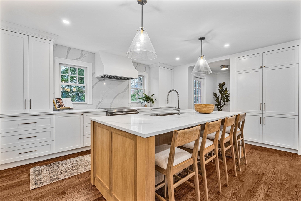 26 Cottage Street Wellesley, MA 02482 - Photo 3 of 29