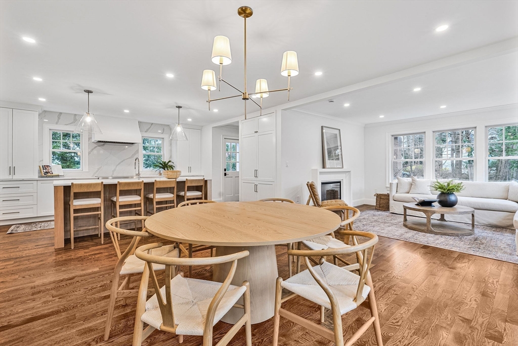 26 Cottage Street Wellesley, MA 02482 - Photo 7 of 29