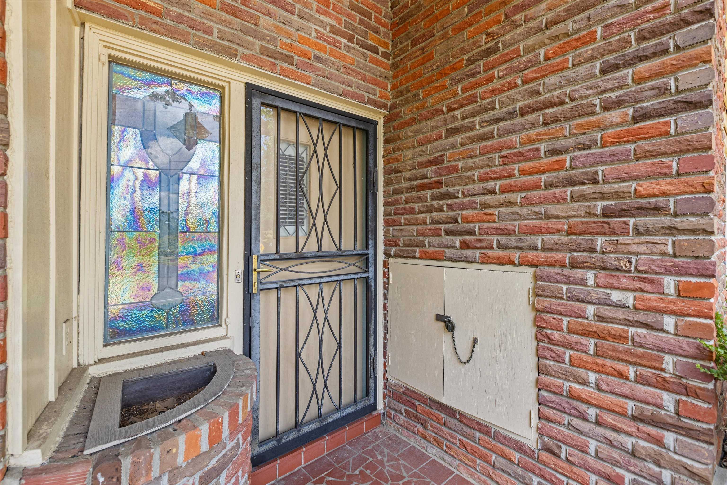 131 North Mendenhall Road Memphis, TN 38117 - Photo 4 of 26 a view of a door and outdoor space