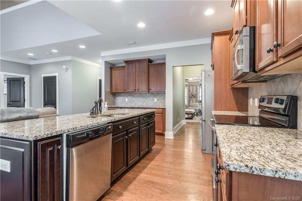 1027 Angelica Lane Tega Cay, SC 29708 - Photo 9 of 25 Gallery Image 9
