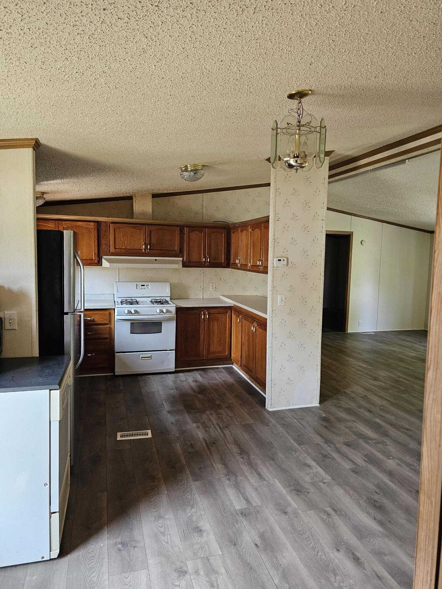 722 Roe Street Buchanan, MI 49107 - Photo 10 of 18 Dining area