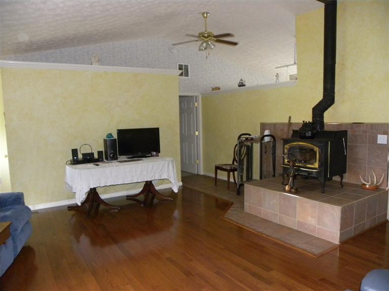 200 East Honaker Road Stamping Ground, KY 40379 - Photo 7 of 27 Photo 7