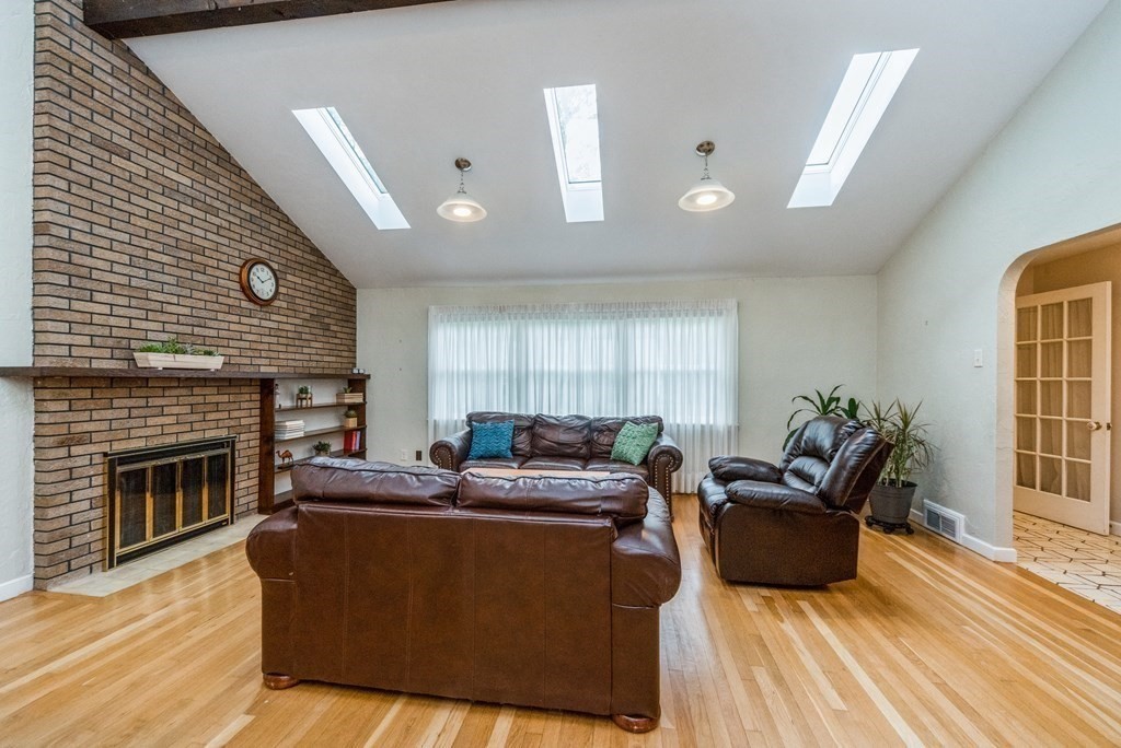40 Kinnicutt Road Worcester, MA 01602 - Photo 8 of 33 Gallery Image 8