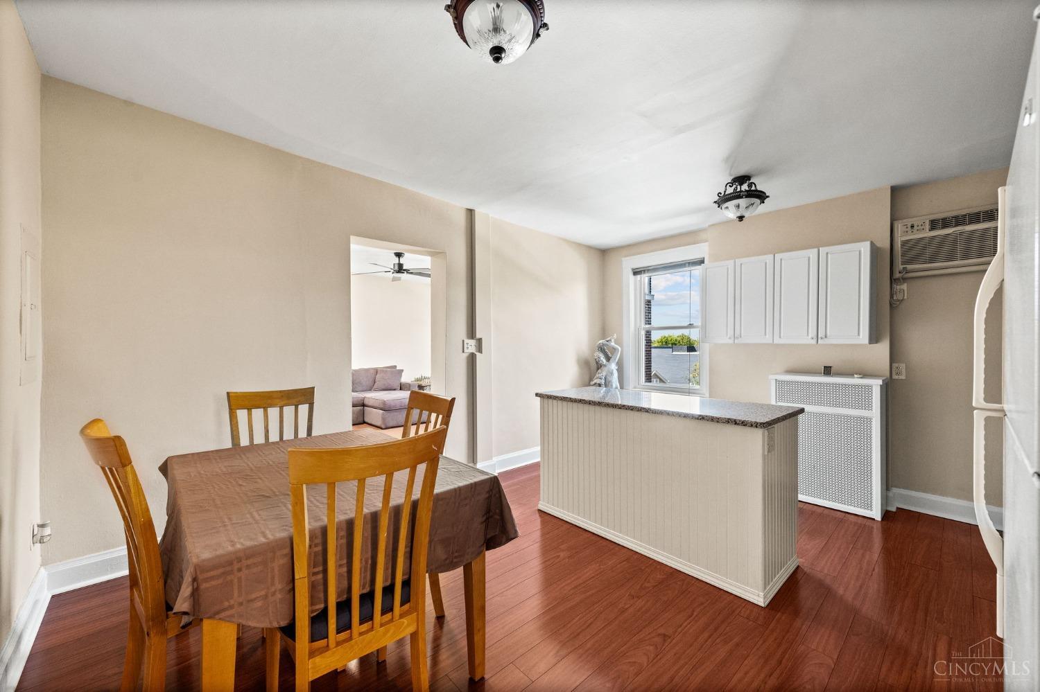 2138 Madison Road, Unit N Cincinnati, OH 45208 - Photo 18 of 34