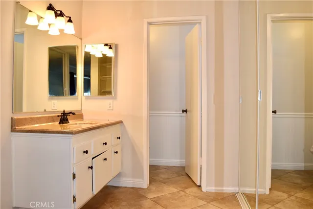 $2,650 | 24525 Trevino Drive, Unit U2, Valencia, CA 91355