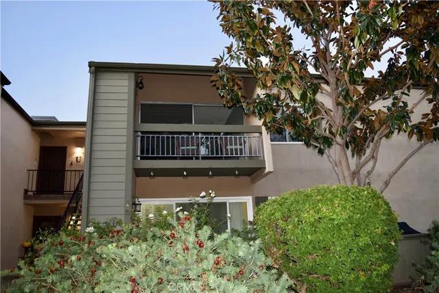 $2,650 | 24525 Trevino Drive, Unit U2, Valencia, CA 91355