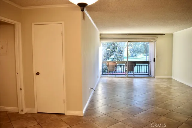 $2,650 | 24525 Trevino Drive, Unit U2, Valencia, CA 91355