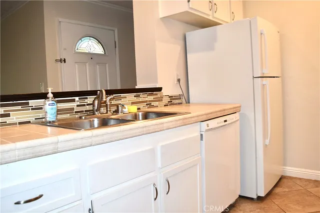 $2,650 | 24525 Trevino Drive, Unit U2, Valencia, CA 91355