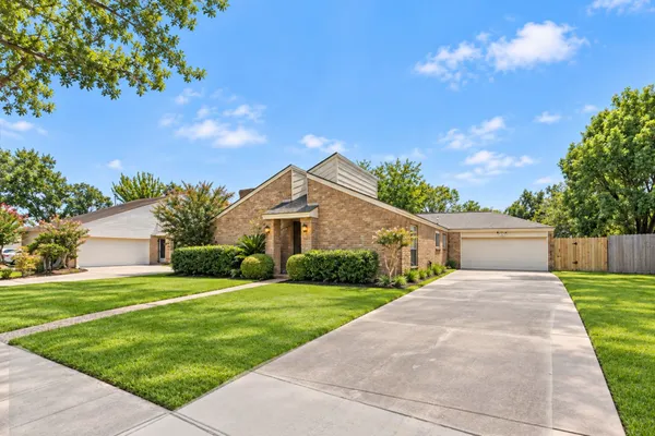 $2,900 | 11535 Ella Lee Drive, Houston, TX 77077