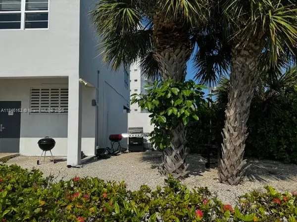 $4,900 | 9100 West Bay Harbor Drive, Unit 7A, Bay Harbor Islands, FL 33154