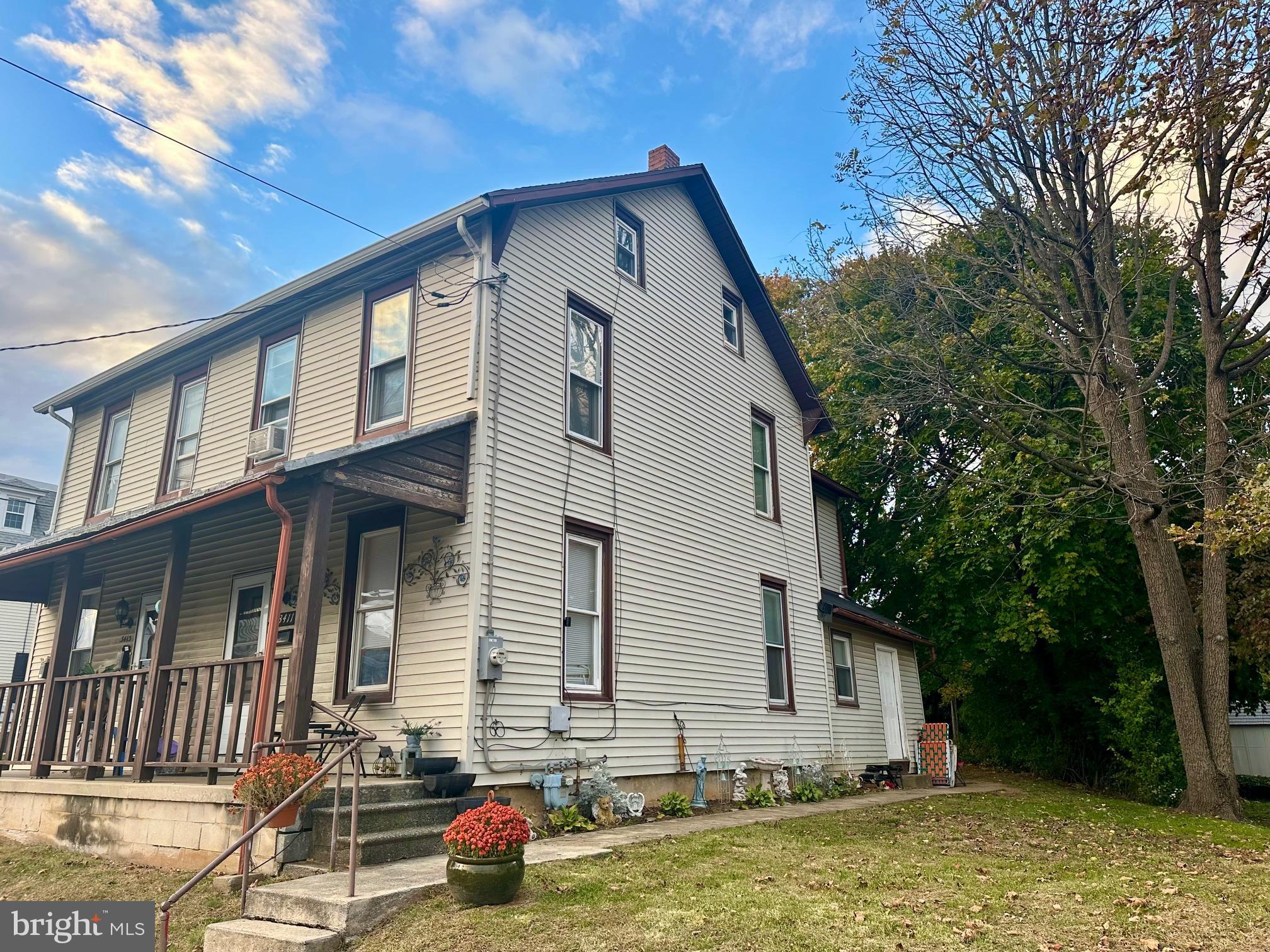 3411 Penn Avenue Sinking Spring, PA 19608 - Photo 13 of 13 a front view of a house with garden