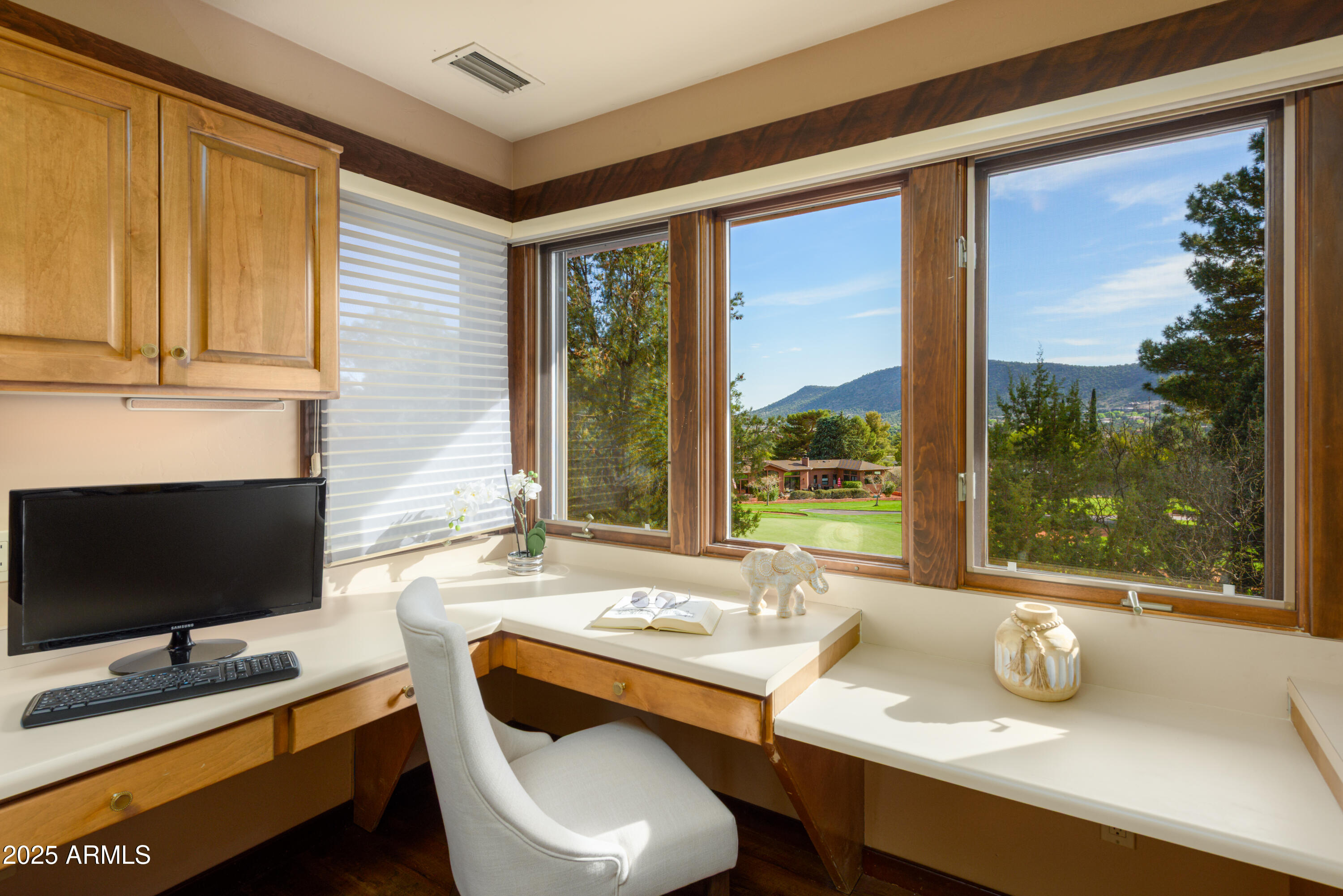 115 Merry Go Round Rock Road Sedona, AZ 86351 - Photo 20 of 33 115 Merry Go Round Rock Rd-18