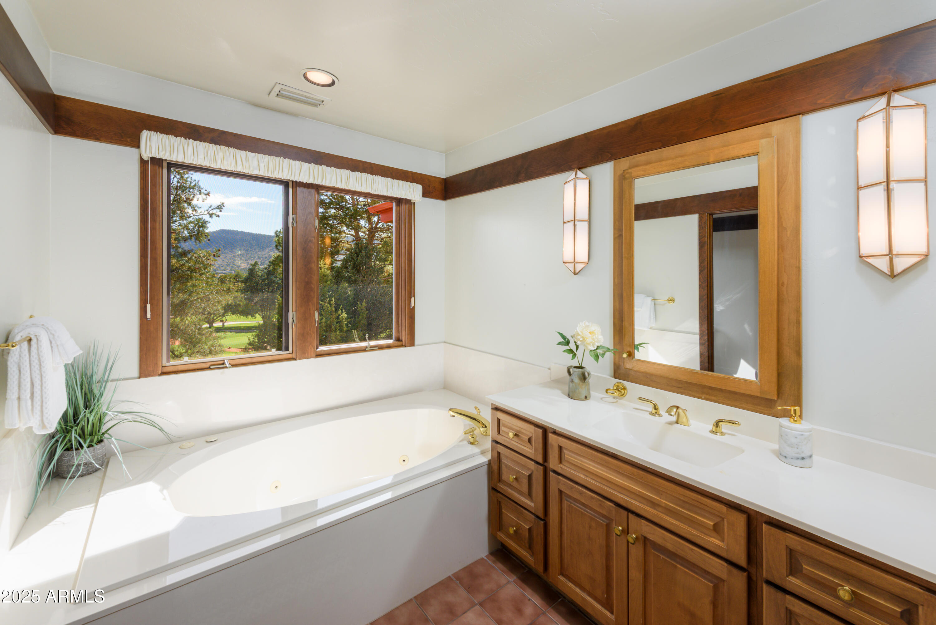 115 Merry Go Round Rock Road Sedona, AZ 86351 - Photo 22 of 33 115 Merry Go Round Rock Rd-20