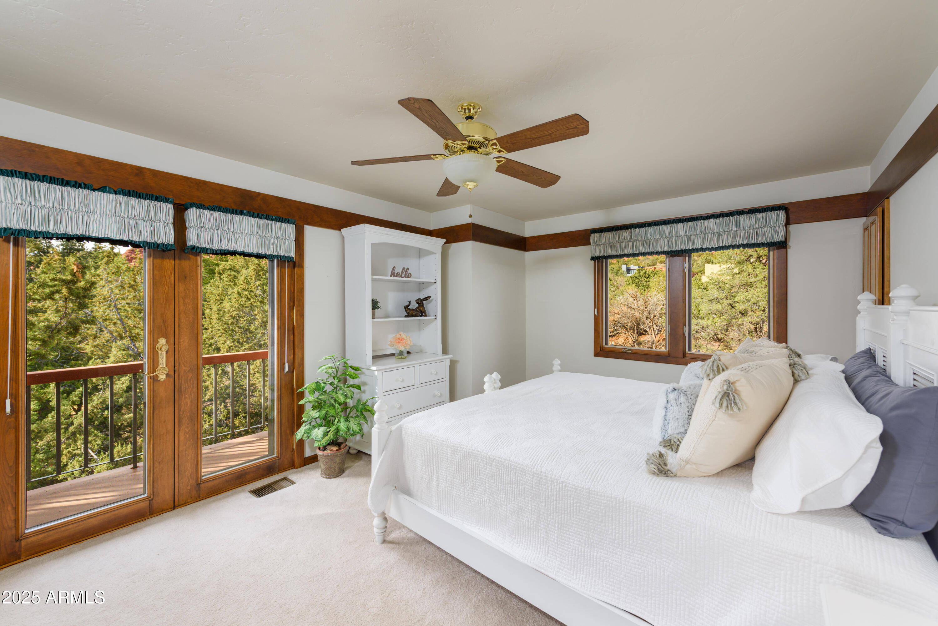 115 Merry Go Round Rock Road Sedona, AZ 86351 - Photo 23 of 33 115 Merry Go Round Rock Rd-21