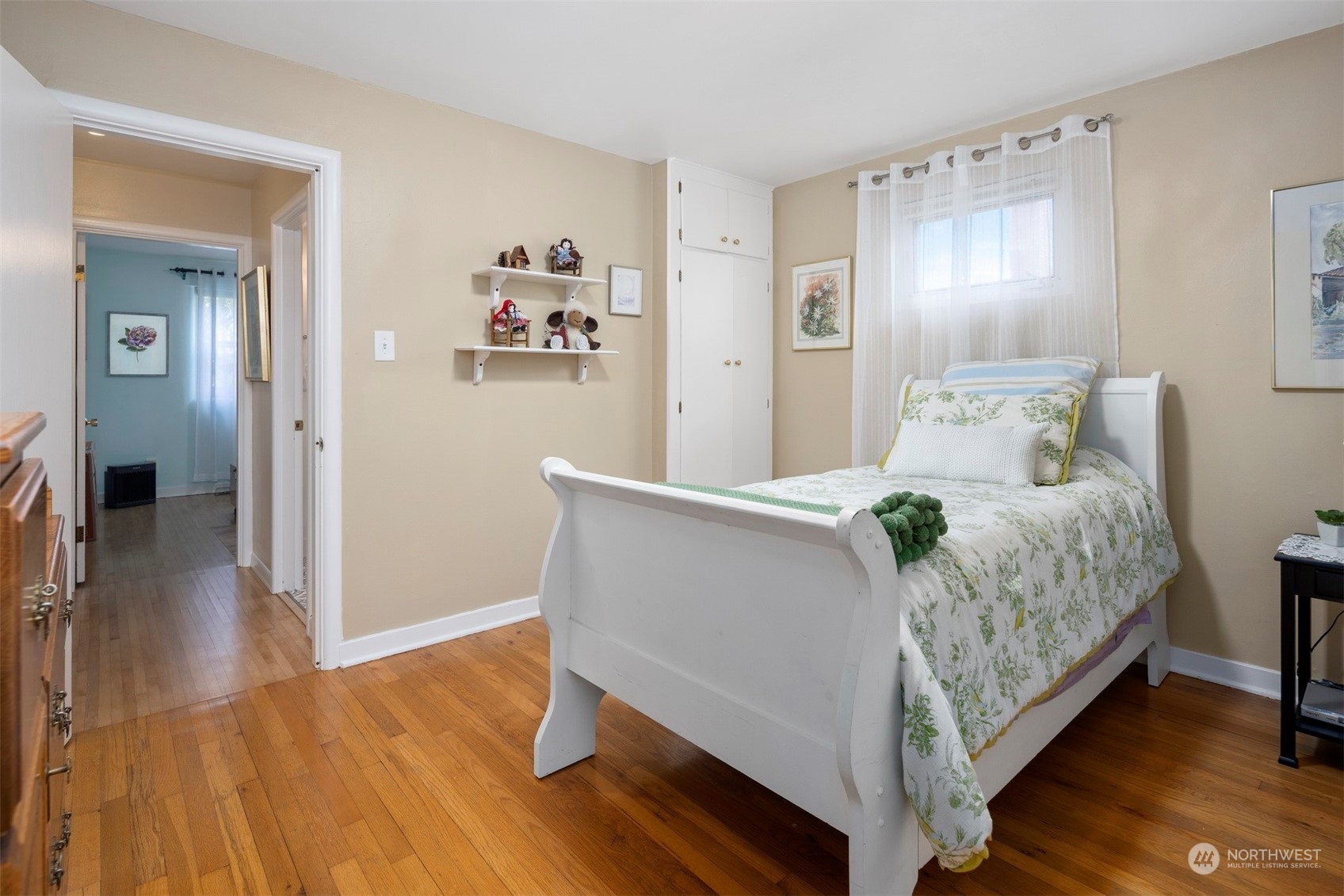 2931 McLeod Road Bellingham, WA 98225 - Photo 28 of 37 a bed sitting in a spacious bedroom next to a window