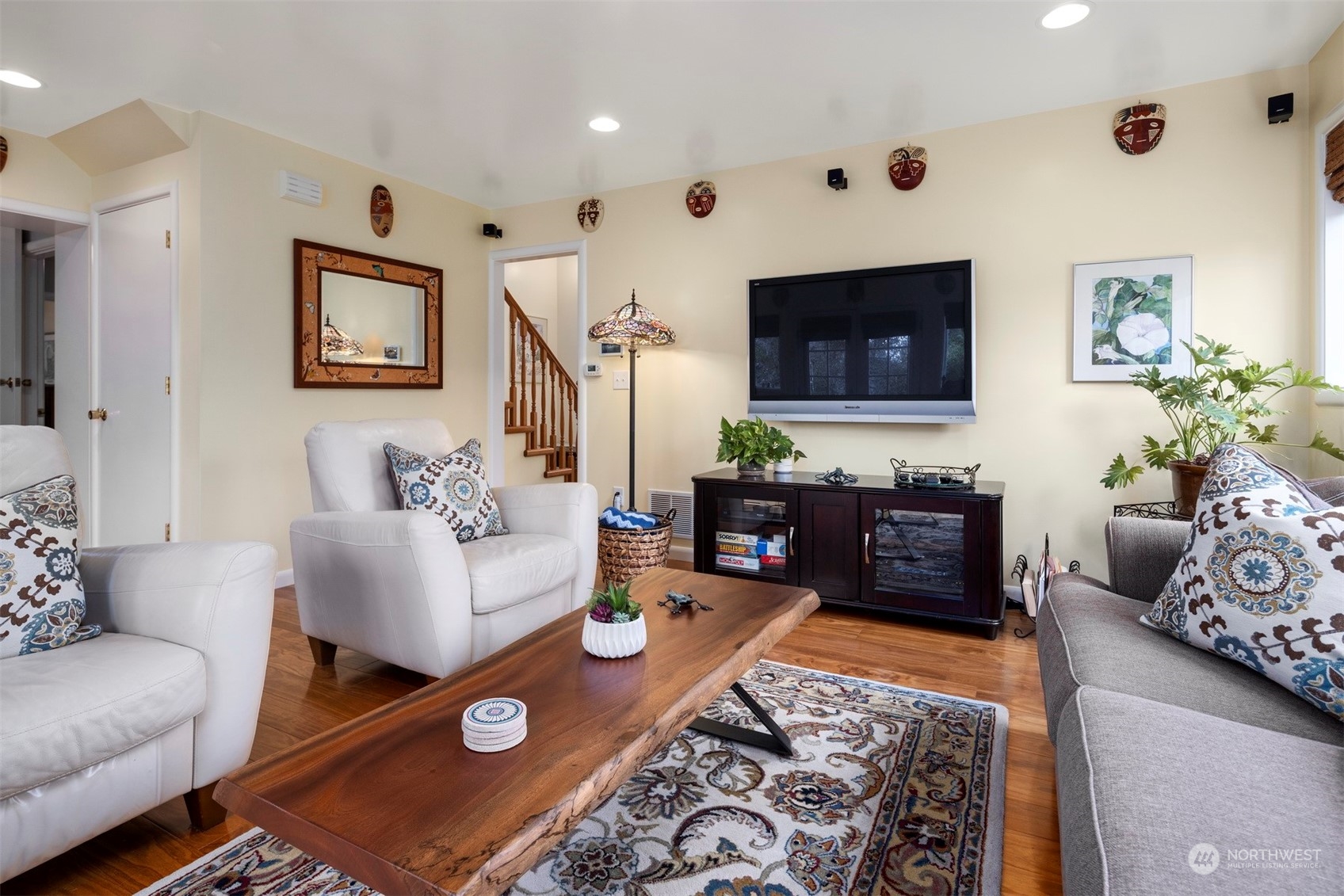 2931 McLeod Road Bellingham, WA 98225 - Photo 4 of 37 a living room with furniture and a flat screen tv