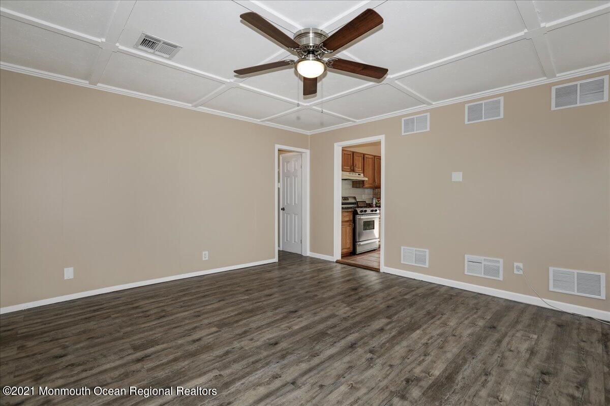 92 Sunset Road Brick, NJ 08723 - Photo 11 of 36 22-92SunsetRoad0022