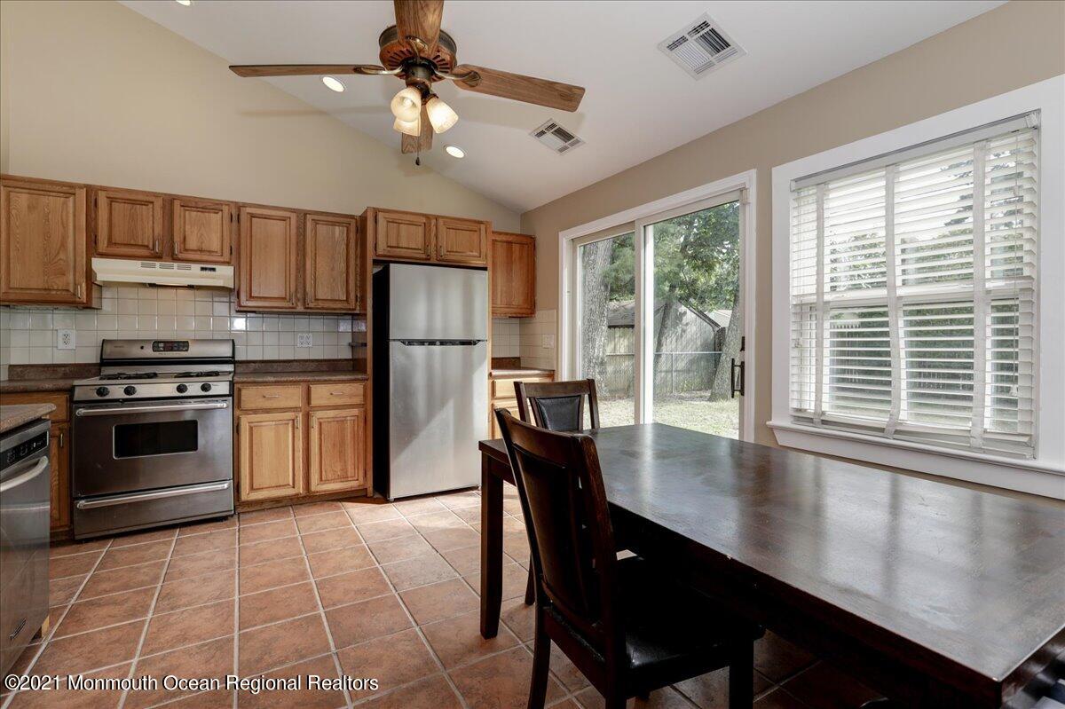 92 Sunset Road Brick, NJ 08723 - Photo 16 of 36 27-92SunsetRoad0027