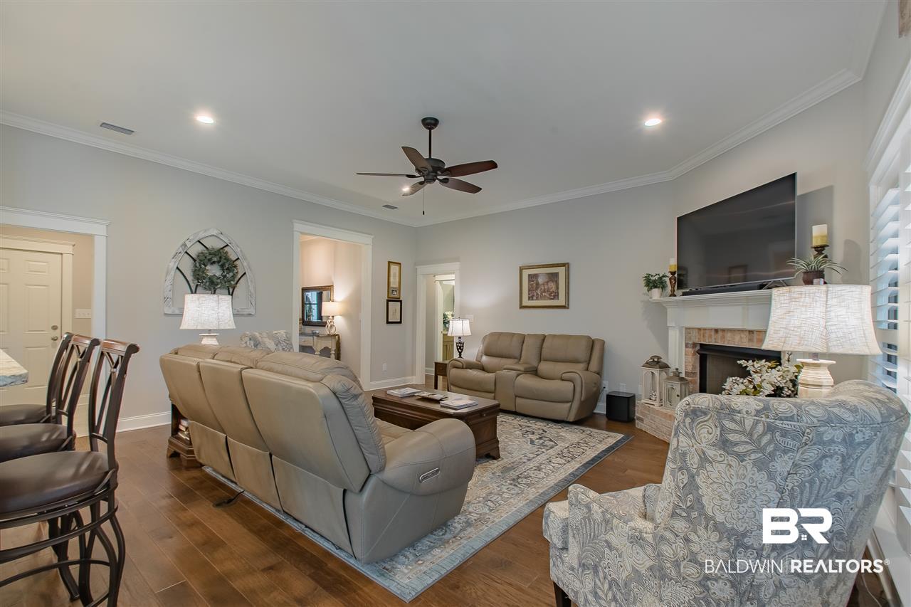 7816 Hemlock Street Daphne, AL 36527 - Photo 6 of 32 Living Room