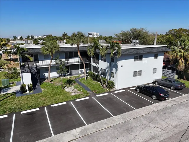 $2,200 | 133 Southeast 4th Avenue, Unit 10, Hallandale Beach, FL 33009