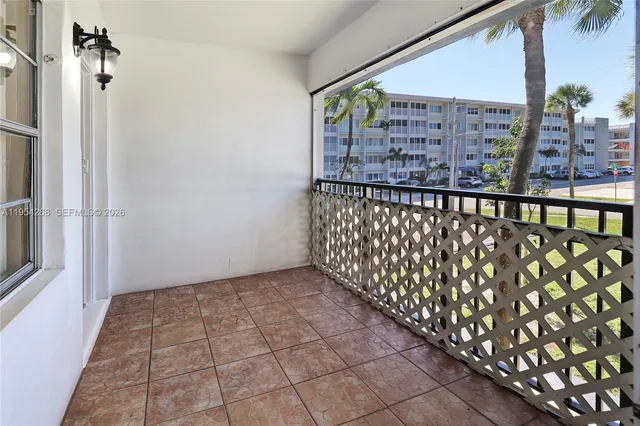 $2,200 | 133 Southeast 4th Avenue, Unit 10, Hallandale Beach, FL 33009