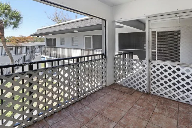 $2,200 | 133 Southeast 4th Avenue, Unit 10, Hallandale Beach, FL 33009