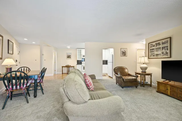 $409,700 | 5400 3 Points Boulevard, Unit 335, Mound, MN 55364