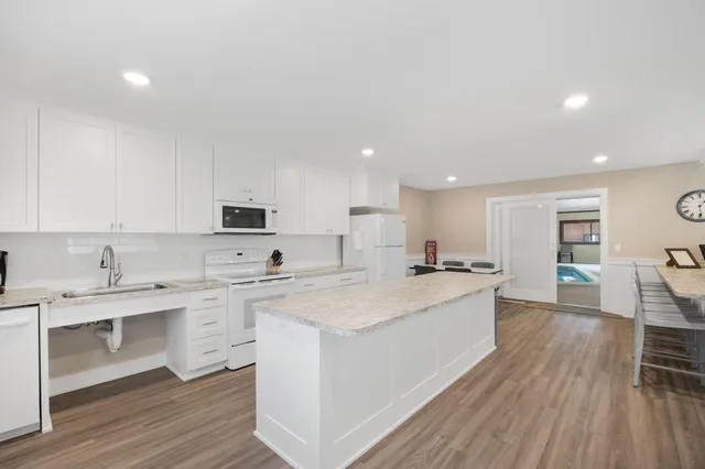 $409,700 | 5400 3 Points Boulevard, Unit 335, Mound, MN 55364