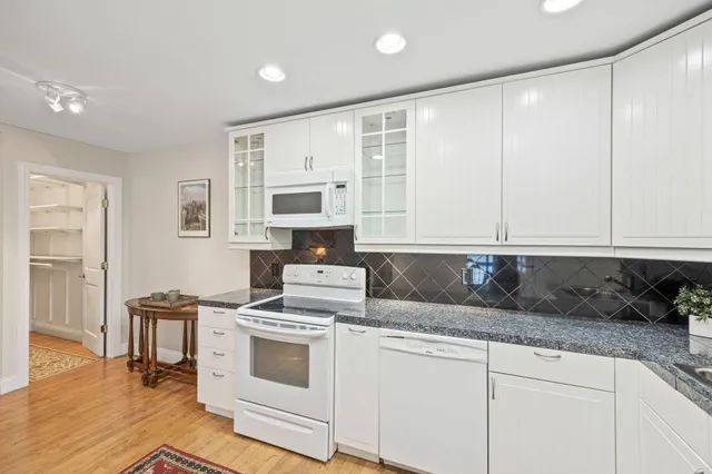 $409,700 | 5400 3 Points Boulevard, Unit 335, Mound, MN 55364