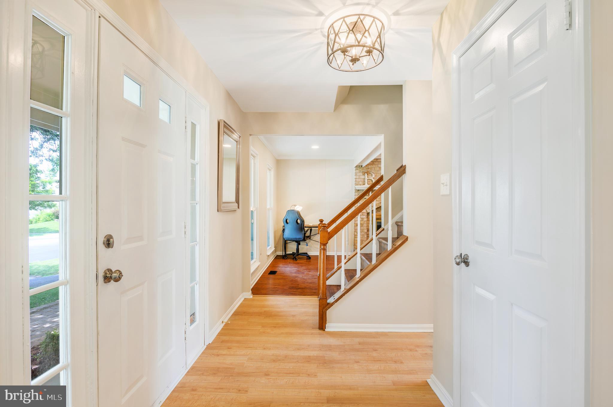 918 Pointer Ridge Drive Gaithersburg, MD 20878 - Photo 11 of 41 Foyer