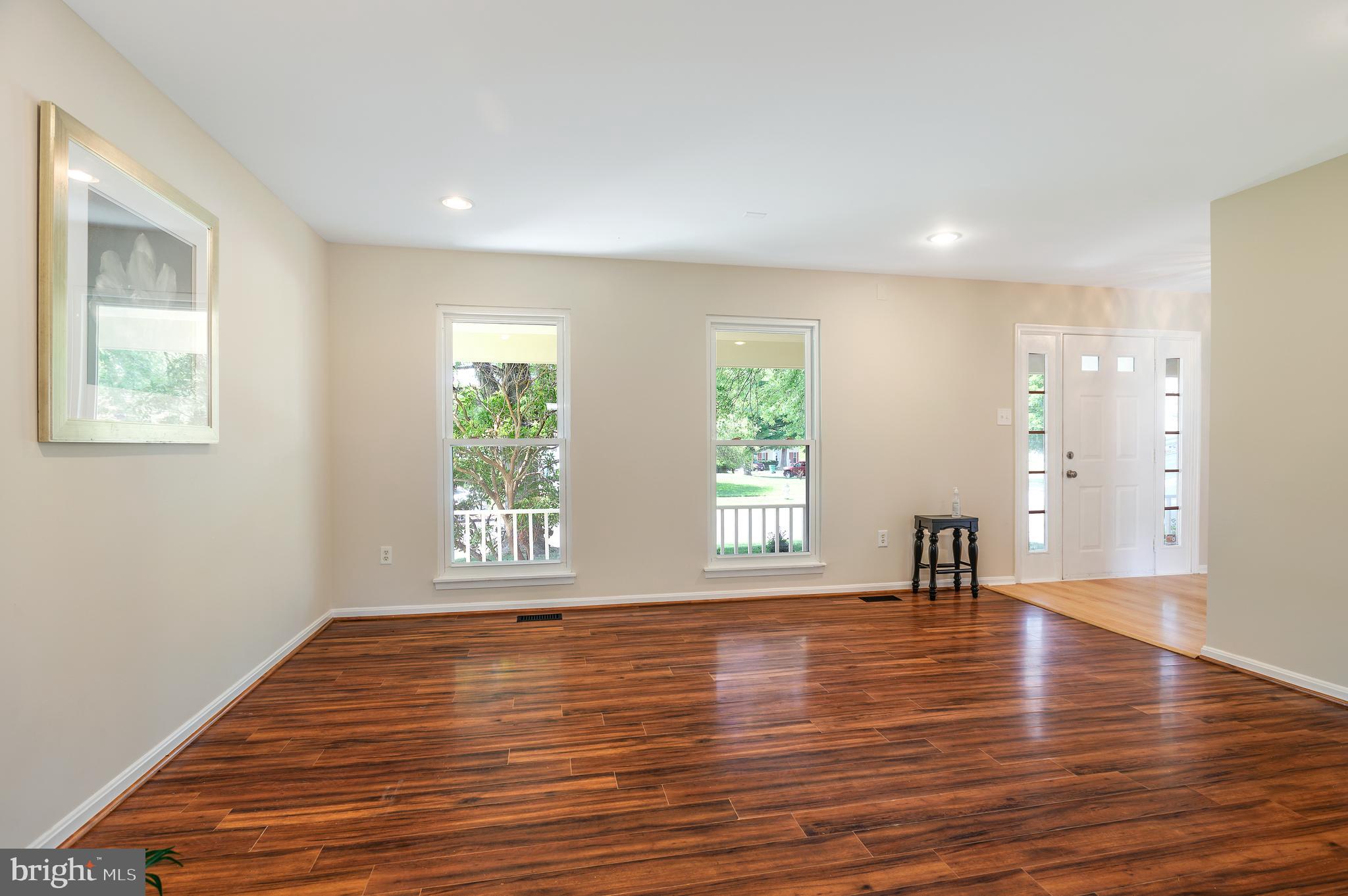 918 Pointer Ridge Drive Gaithersburg, MD 20878 - Photo 12 of 41 Living Room