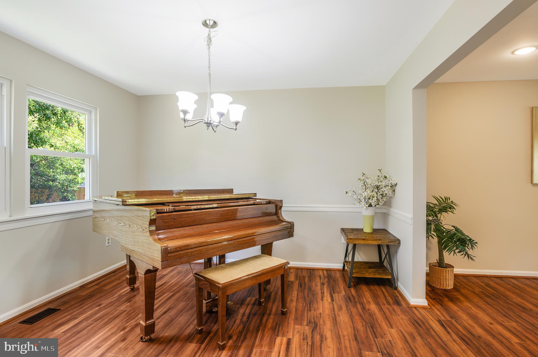 918 Pointer Ridge Drive Gaithersburg, MD 20878 - Photo 13 of 41 Dining Room
