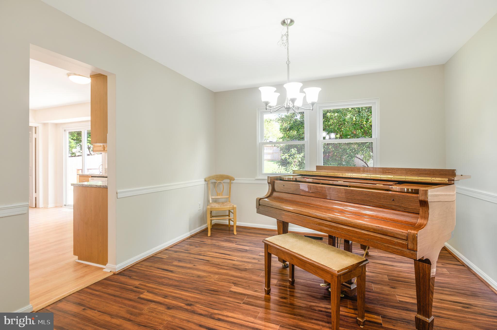 918 Pointer Ridge Drive Gaithersburg, MD 20878 - Photo 14 of 41 Dining Room