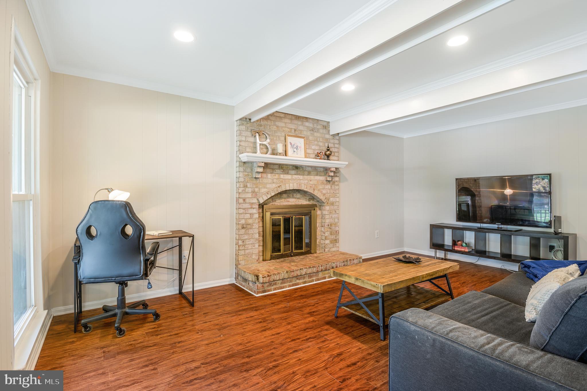 918 Pointer Ridge Drive Gaithersburg, MD 20878 - Photo 15 of 41 Family Room