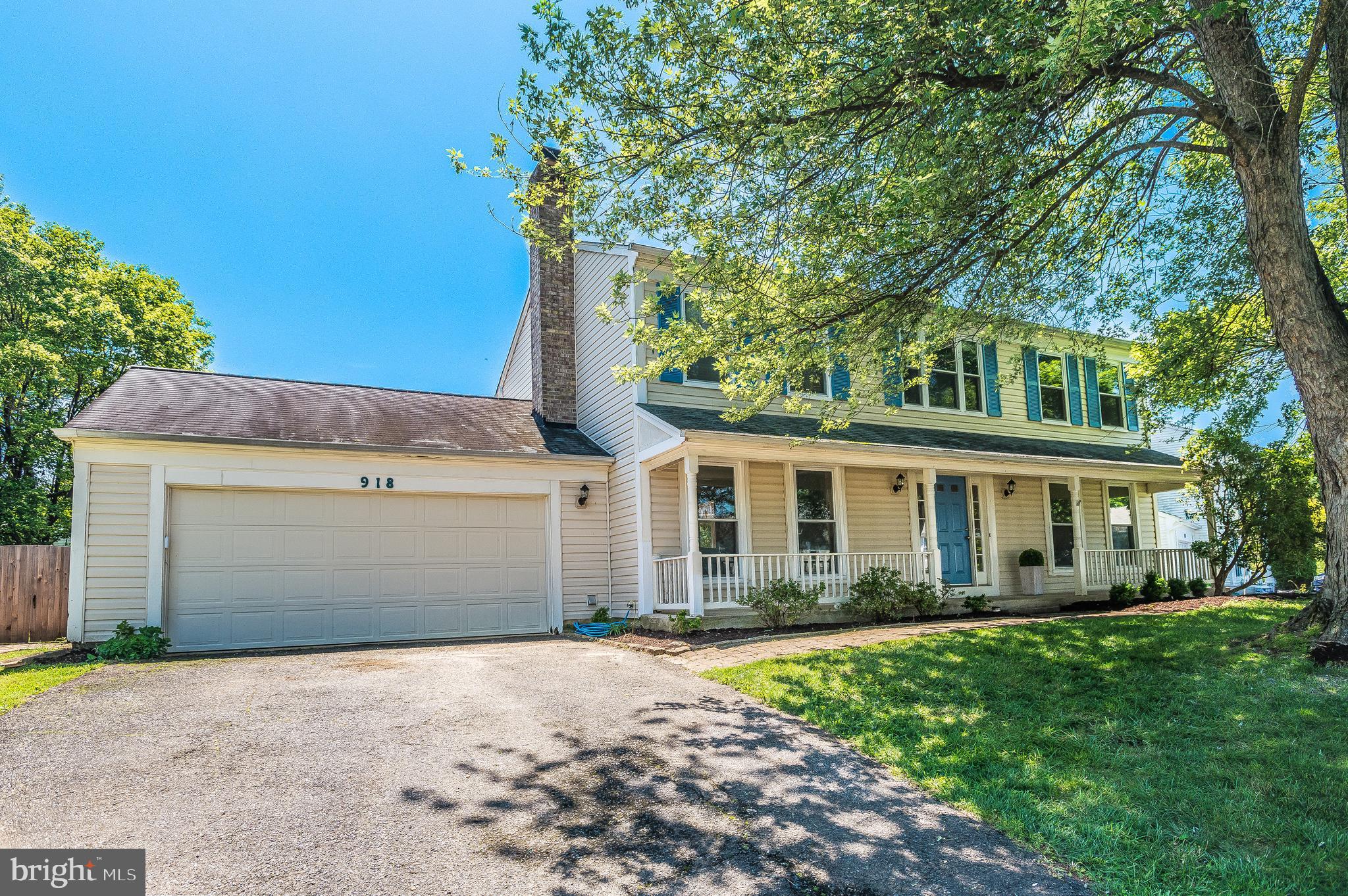 918 Pointer Ridge Drive Gaithersburg, MD 20878 - Photo 5 of 41 Gallery Image 5